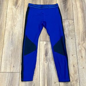 GAP FIT Blue Black Blackout Technology Color block Cropped Leggings MEDI…